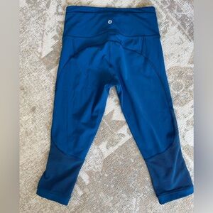 Women’s cropped Lululemon leggings - Size 2